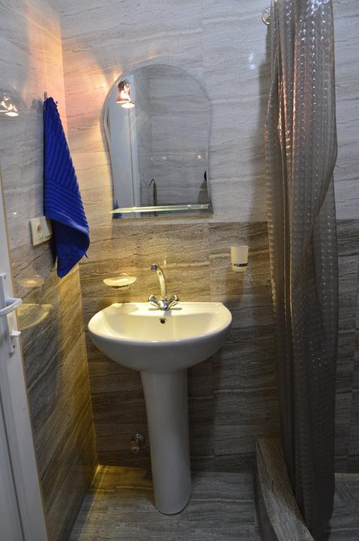 Apartment Near Park 36 Batumi Exterior photo
